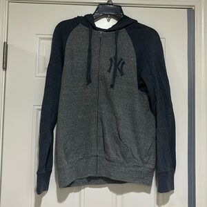 Small Yankee hoodie